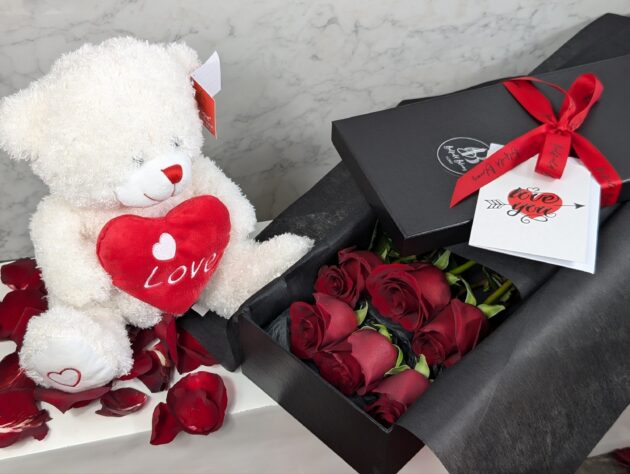 Elegant Long Rose Box - Image 3