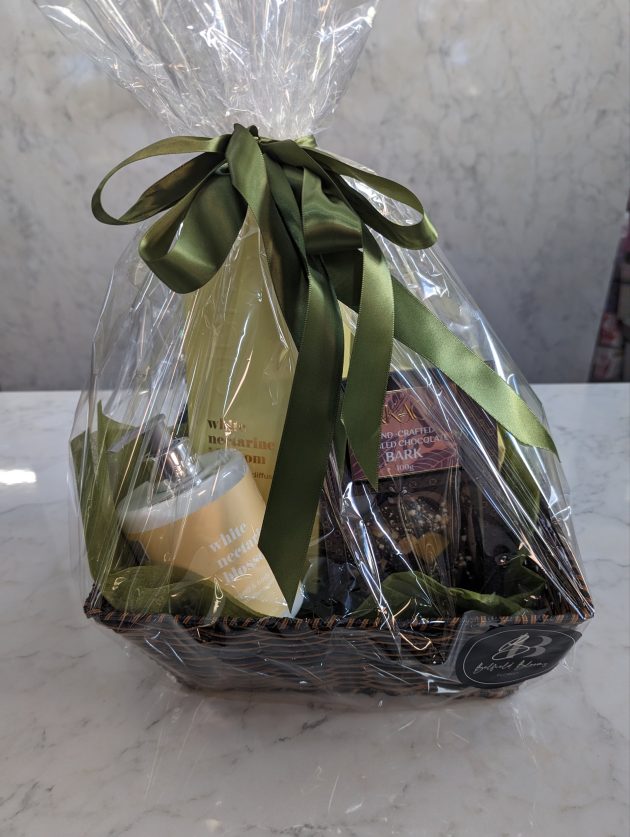 White Nectarine Hamper
