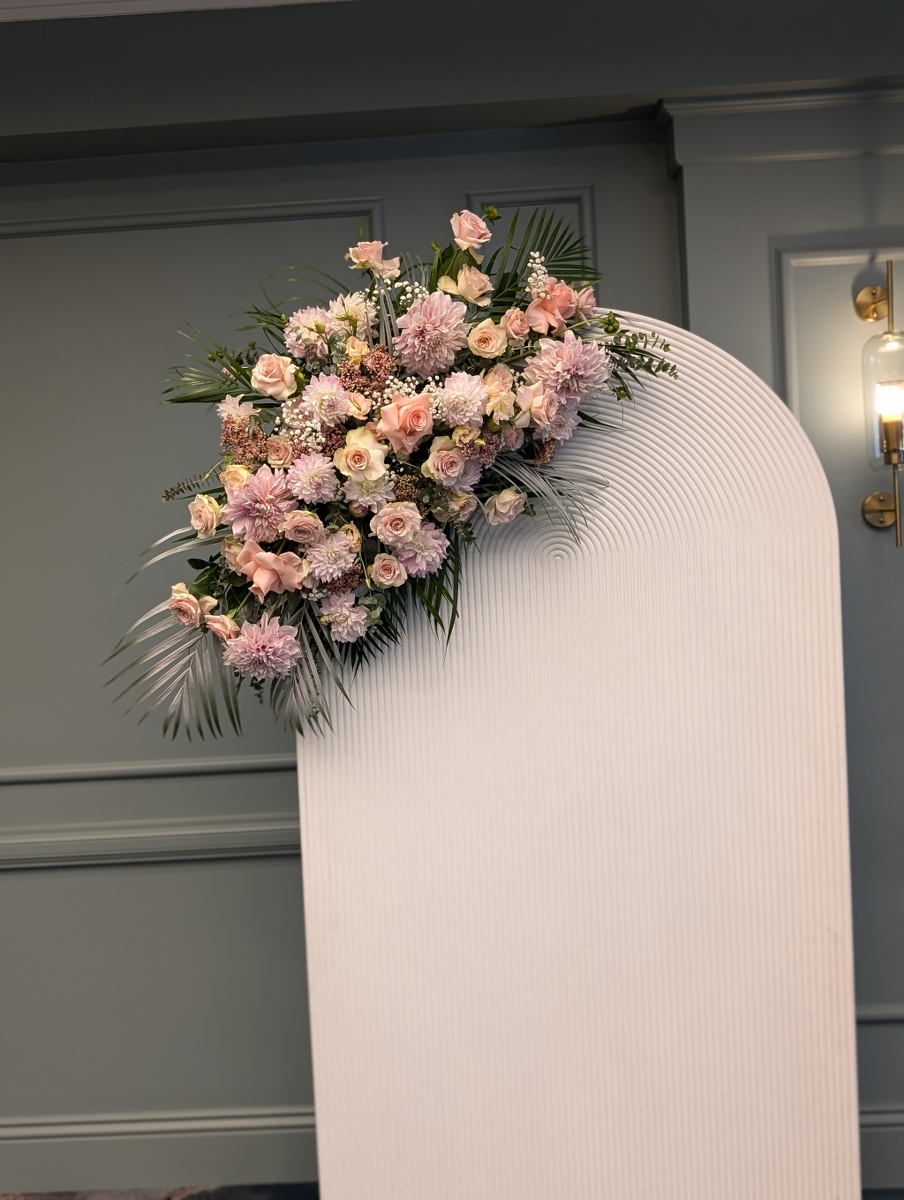 Half-Arch Floral Arrangement - Image 9